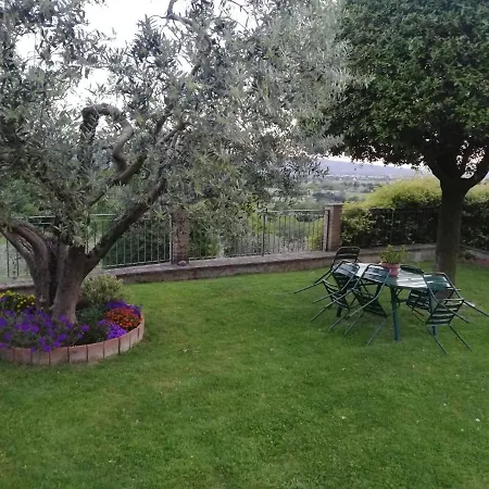 Bed & Breakfast La Casa Tra Gli Ulivi 2*